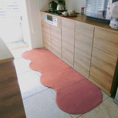 北欧風キッチンマット ラグマットタイプ 65×270cm ピーナッツ型 ライトマホガニー 抗菌防臭 SEK 織人しきもの屋工房 diw0388 2552164 - 大阪府泉佐野市