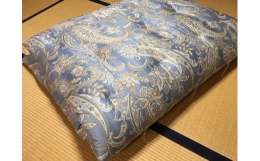 ゆったりした＜セミダブルロングサイズ＞です。ナチュラルコットンを側生地・中わた共に100％使用した素朴な敷布団です。就寝中に寝返りをしても耐圧が上手く分散するように仕立てています。市販されていますポリ