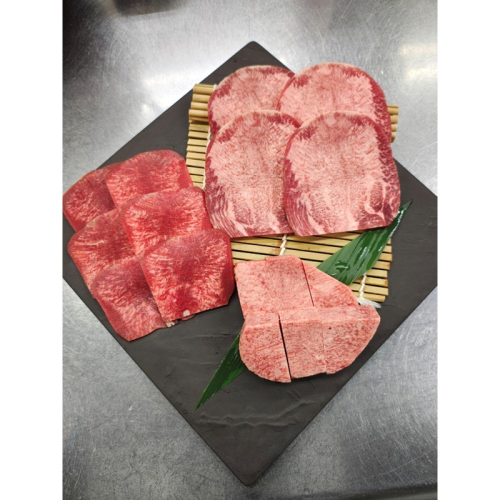 焼肉のプロが提供する、武蔵の牛タン半本分食べ比べセット（350g） 2630110 - 京都府京丹後市