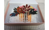 つまみ細工 髪飾り コーム 結城紬 リメイク (中) ① くし 櫛 ハンドメイド 手作り 1点もの