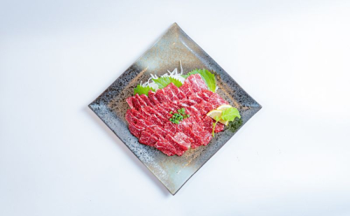 【定期3回】 馬刺し 特選スライス 300g 定期便 馬刺 馬肉 肉 お肉 スライス 冷凍 桜屋 熊本 2717552 - 熊本県錦町