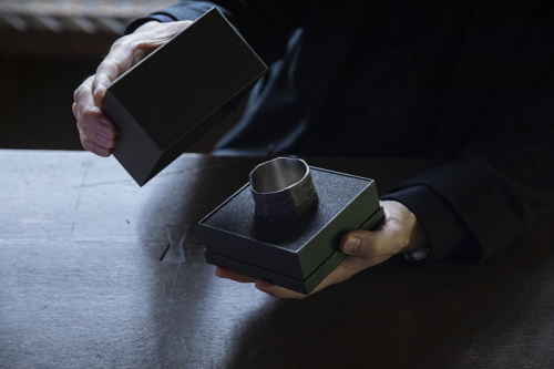 “ hikiZAN ”Premium Titanium Sake Vessel 1st model 【 日本酒 酒器 茨城県 日立市 】 2720930 - 茨城県日立市