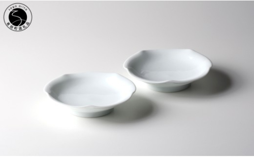 有田焼 白磁輪花豆皿ペア【佳秀窯 西山正作】食器 器 うつわ 伝統工芸 ろくろ 豆皿 お花 bs024 2767359 - 佐賀県有田町