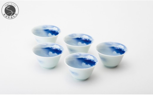 有田焼 富士山 新朝顔型仙茶碗揃【深川製磁】食器 器 うつわ 和食器 煎茶碗 湯呑 ゆのみ 伝統工芸 染付 富士 磁器 陶磁器 青 ブルー セット aa061 2773420 - 佐賀県有田町
