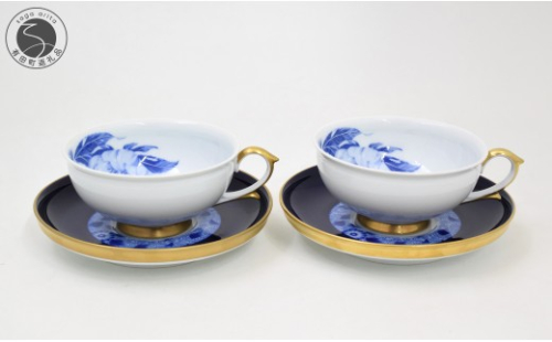 有田焼 オリエンタルブルー ペア紅茶碗皿【深川製磁】食器 器 うつわ 伝統工芸 染付 金 瑠璃 モダン クリスマスローズ 上品 おしゃれ ティータイム セット aa054 2773427 - 佐賀県有田町