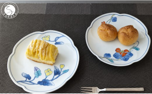 有田焼 華山窯 黄花＆紅花 銘々皿 各1枚 2枚セット【東洋セラミックス】 食器 器 皿 取皿 小皿 2枚 セット 赤 黄 au044 2777361 - 佐賀県有田町