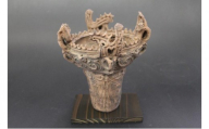 笹山遺跡・火焔型土器レプリカ 19cm （台座1cm・O型小鉄製ろうそく立て・豆和ろうそく24本・マッチ付）（新潟県十日町市出土） 手作り 陶芸品 新潟市