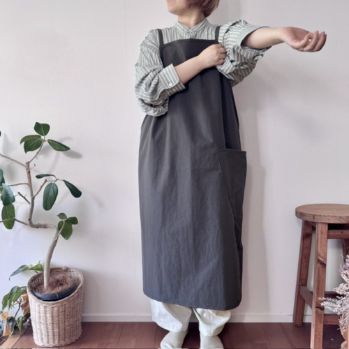 『撥水ヴィンテージナイロン』おとなのロングエプロン エプロン 大人用 ナイロン 撥水 雑貨 日用品 2833091 - 岡山県里庄町