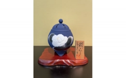 【ふるさと納税】【伊万里焼】藍吹染白椿彫香炉 H821