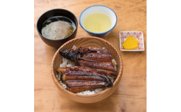 魚梁瀬杉の木目を活かしたシンプルなデザインで、軽くて熱を通しにくいのが特長です。丼ぶりとして使用するのにはもちろん、煮物や汁物にもお使い頂けます。一般贈答・記念品、御返しなど、多くのギフトシーンにおす