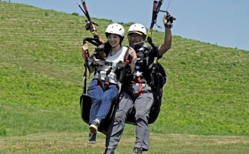 【男鹿寒風山でパラグライダー！！】パラグライダー遊覧飛行体験コース 2名様 33012 - 秋田県男鹿市