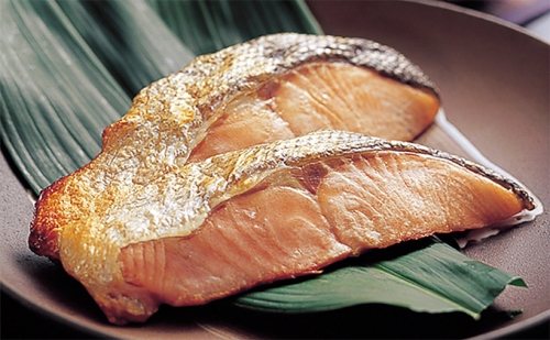 北海道日高産銀聖鮭の定塩熟成フィレ約1.5kg