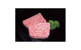 霜降りのサーロインを食べきりサイズにカットしご用意いたしました。甘く、とろけるような肉汁の旨味をご堪能ください。米沢牛の生産地(山形県置賜管内の三市五町)県内有数の子牛生産を誇る米沢牛の里、川西町より