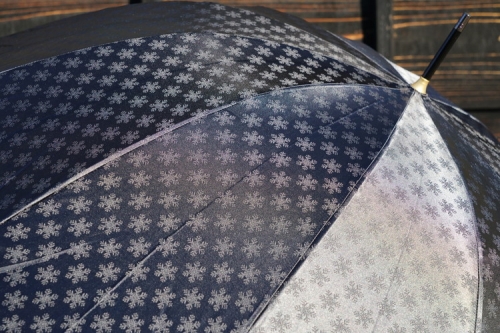 雪華模様のオリジナル傘（サイズ60cm）「もらっても、贈っても喜ばれる傘」カラー：ブラック_BL05 45026 - 茨城県古河市