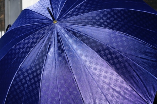 雪華模様のオリジナル傘（サイズ60cm）「もらっても、贈っても喜ばれる傘」カラー：ネイビー_BL06 45027 - 茨城県古河市