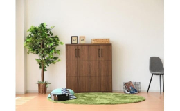 ■様々なお部屋にマッチ■フリーボードとしても使える■靴の臭いなど嫌なにおいを取ってくれる！フリーボードとしても使えるシューズボックスです。美しい木目なので、様々なお部屋にマッチします。棚は可動棚で玄関