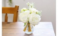 EH13-GFT 【ギフト用】水換え不要!!芍薬とグリーンの花瓶に入った花束：白