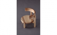 子どもの感性を刺激する　東京・八王子産の杉を使った「子ども椅子」