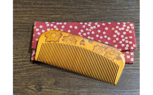 つげ櫛の櫛留商店　本つげ材焼絵櫛（すす櫛細歯）袋付　※約９．８cm