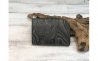 漉き模様革のL字ファスナーショート財布（黒）