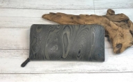 木目調の漉き模様革フルラウンドファスナー財布（黒）