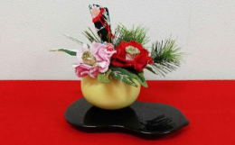 「特許工法の和装花作品」高知伝統工芸品 土佐和紙と和装の布（ちりめん）を組み合わせた華やかな和の花装飾です。特許取得の（特許第５３７９３１９号）で葉や花弁に刺繍や金粉を施し、日本独特の優美で華麗な美し