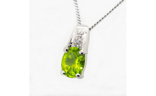 ペリドット ペンダント 1.5ct Ag900(Pt100) 13510p　[山梨 ペンダント ネックレス ペリドット プラチナ ジュエリー] 624094 - 山梨県甲斐市