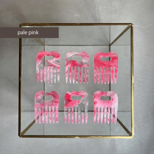 アクリル製 ヘアコーム pale pink（ペールピンク） ヘアアクセサリー eME　tayu 656153 - 大阪府河内長野市