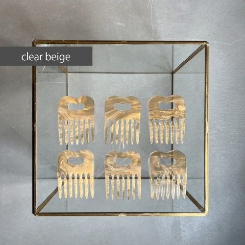 アクリル製 ヘアコーム clear beige（クリアベージュ） ヘアアクセサリー eME　tayu 656155 - 大阪府河内長野市