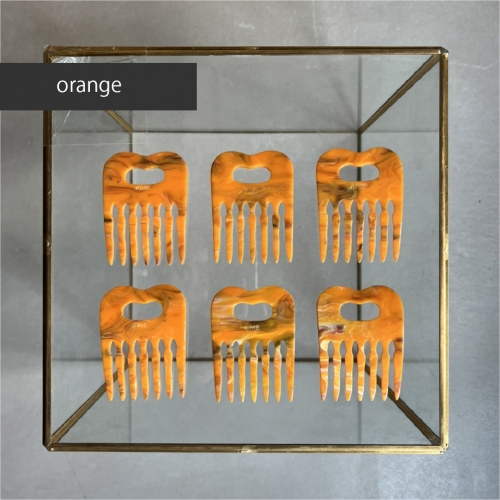 アクリル製 ヘアコーム orange（オレンジ） ヘアアクセサリー eME　tayu 656158 - 大阪府河内長野市