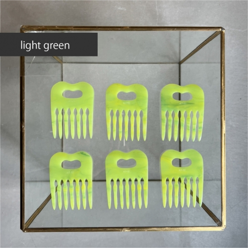 アクリル製 ヘアコーム light green（ライトグリーン） ヘアアクセサリー eME　tayu 656159 - 大阪府河内長野市