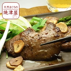 a15-468 BQ まぐろ面白部位ほほ肉500g大型生カマ4本1kg目玉2個 687110 - 静岡県焼津市