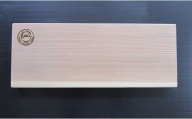 国産の天然木杉材を使用したまな板（中）うけどん焼印入り