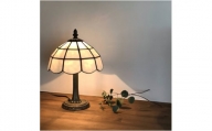 Nijiiro Lamp のステンドグラスのテーブルランプ 木漏れ日 ホワイト【1219656】