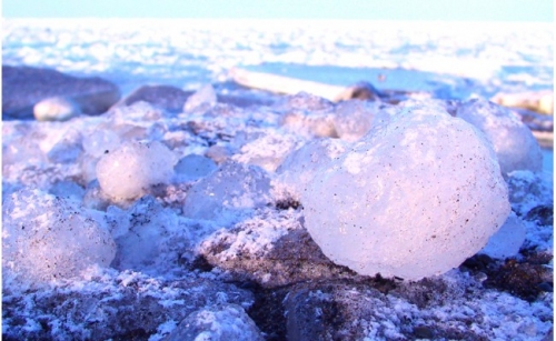 10-1 オホーツク海の流氷(5kg程度)