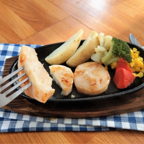 13-363 【年内配送12月8日入金まで】紋別産ほたて貝柱ステーキ（成形品）(4枚入・3袋) within2025 78223 - 北海道紋別市