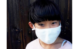 有機肥料のみで育て、無農薬のため、全て手作業で栽培しています。コットンボールの弾けた棉から、一つ一つ手摘みして、白綿・茶綿そのままの色を残し、糸作りでは撚り（より）の回数を最小限にして、柔らかい布に仕