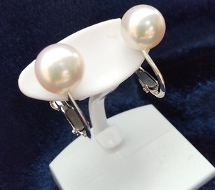 あこや本真珠のイヤリング（8mm珠・スタッドタイプ・ホワイトピンクカラー）【CE-3】 82527 - 高知県土佐清水市