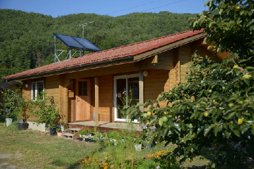 【農家民泊】「Orchard　Cottage」ログハウス（1棟）1泊宿泊券 84424 - 長野県駒ヶ根市