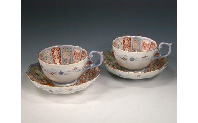 A300-35 深川製磁 【有田焼】染錦金彩鳳凰　ペア菊割紅茶碗皿
