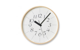 RIKI CLOCK RC/リキ クロック アールシー「RIKI CLOCK」の電波時計バージョン。シンプルで見やすい文字盤に、正確な時を刻む電波ムーブメントを採用。美しいデザインに機能を充実させ、時