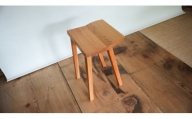 木工職人の作る個性的なスツール  1脚 スツール 木製  コンパクト おしゃれ 椅子 イス チェア いす 天然木 インテリア