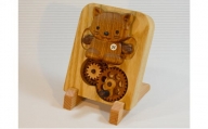 歯車パズル・木のおもちゃ－ニャンコ（エンジュ）　猫（ねこ）の木製おもちゃ　自動人形　かわいい　楽しい不思議な木製歯車　精密木工　パズル　手作り