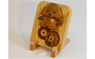 歯車パズル・木のおもちゃ－わんこ（エンジュ）　犬（いぬ）の木製おもちゃ　自動人形　かわいい　楽しい　不思議な木製歯車　精密木工　パズル　手作り