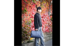 この商品は兵庫県鞄工業組合が取得した商標登録、「豊岡鞄」です。ダレスバックをメインで企画している「ＹＯＵＴＡ」とのダブルネームです。「ＹＯＵＴＡ」と言えば、センター部分のイントレデザインです。本体生地