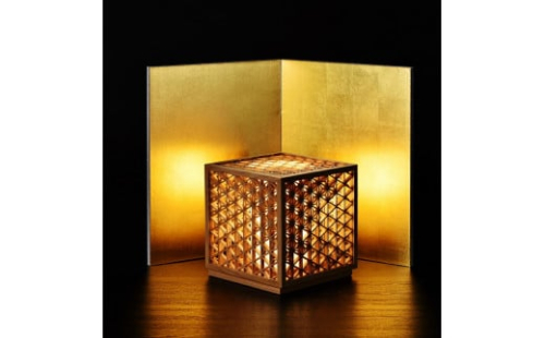 花器や壷を引き立たせる「屏風」本金・古代銀屏風《W310×H410×D14（mm）》金色・銀色両面使用可能 季節の飾りに重宝 大湊文吉商店 新潟県加茂市