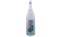 軽い吟醸香で飲みやすい純米吟醸酒です。 すっきりと澄んだ味わいと優しい口当たりなので女性にもおすすめの一本です。ご賞味ください。