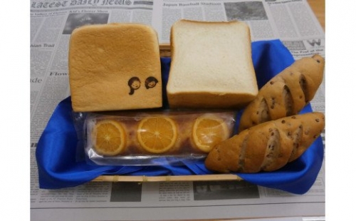 1180.高級食パン「金の城」と米粉パン「たかきび」、オレンジパウンドケーキセット