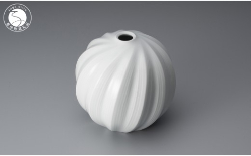 中仙窯 有田焼 白磁面取線彫壺（中尾純作） A220-11 960608 - 佐賀県有田町