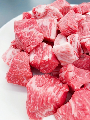 SS-332　松阪牛サイコロステーキ（240g × 3P） ＊歯ごたえのあるお肉です。柔らかいお肉をご希望の方はご遠慮ください＊ 973976 - 三重県多気町
